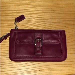 💜 COACH WRISTLET MAROON 💜